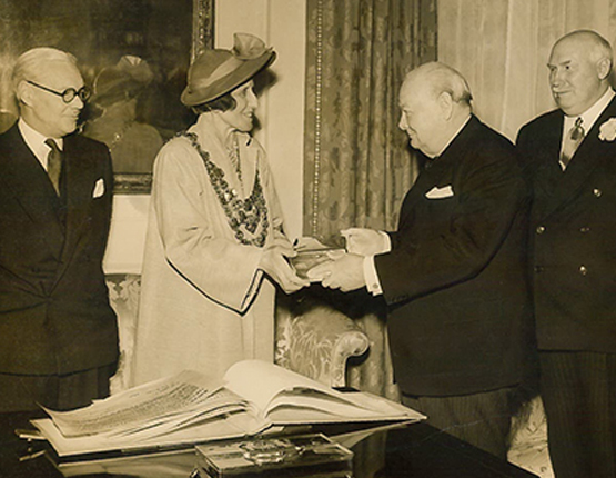 Charles Fox commissioned to make casket for Winston Churchill